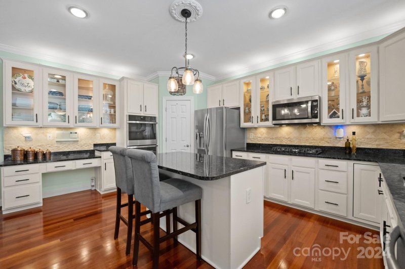 Property image 4 at 2612 Hampton Glen Court, Matthews, NC 28105