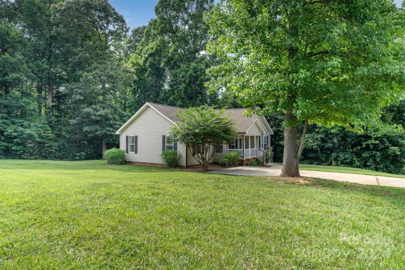 Property image 3 at 148 Crystal Bay Drive, Mooresville, NC 28115