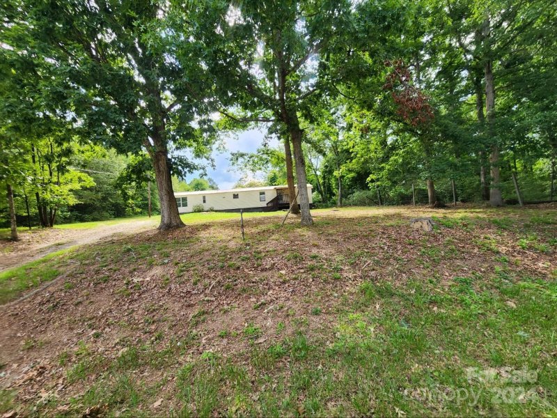 Property image 4 at 2767 Burnt Leaf Lane, Newton, NC 28658