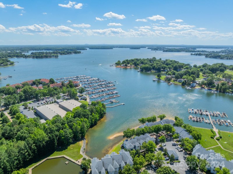 Property image 4 at 18726 Nautical Drive, Cornelius, NC 28031