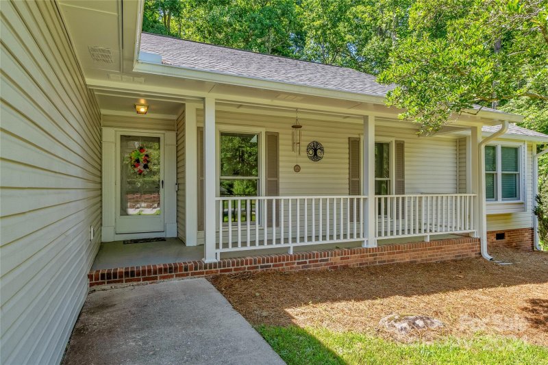 Property image 3 at 12 Southchase Drive, Fletcher, NC 28732