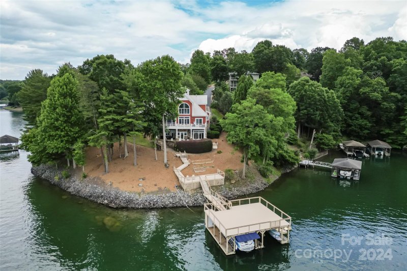 Property image 2 at 4930 Ashton Court, Morganton, NC 28655