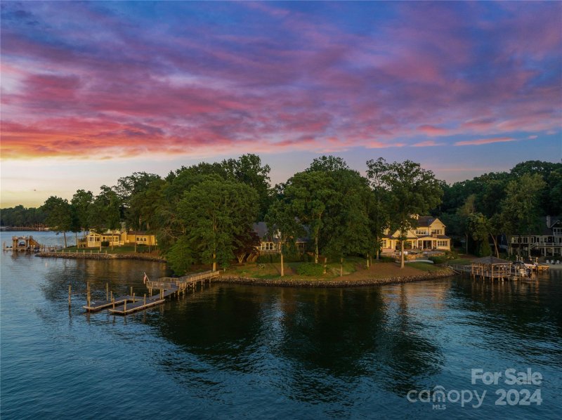 Property image 4 at 19629 Weavers Circle, Cornelius, NC 28031