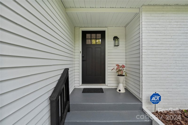 Property image 4 at 6524 Morganford Road, Charlotte, NC 28211