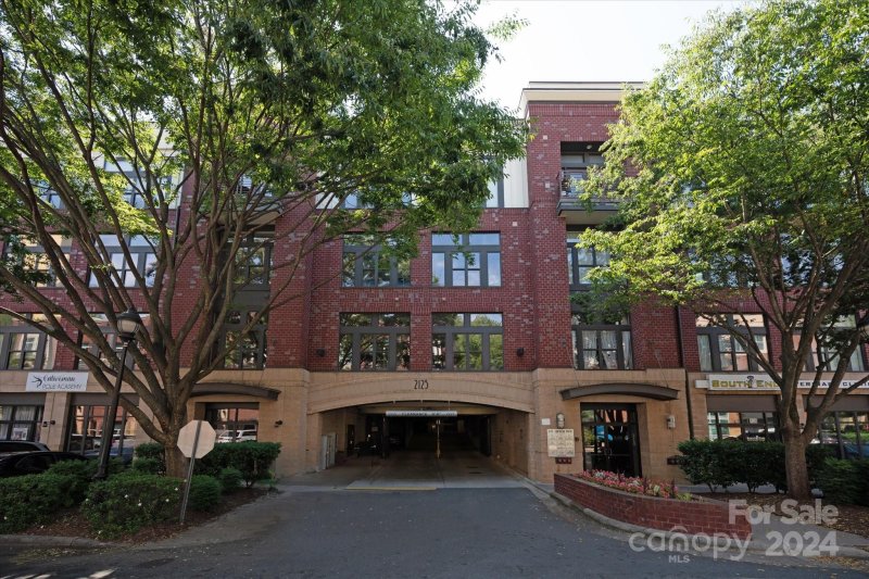Property image 2 at 2125 Southend Drive, Charlotte, NC 28203