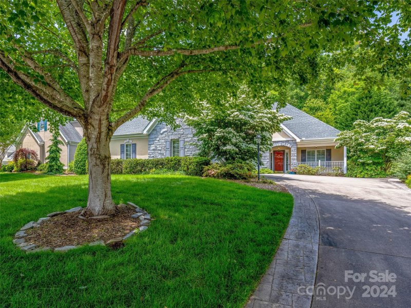 Property image 2 at 37 Bideford Row, Asheville, NC 28803