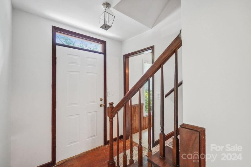 Property image 3 at 8218 Castlekeep Road, Charlotte, NC 28226