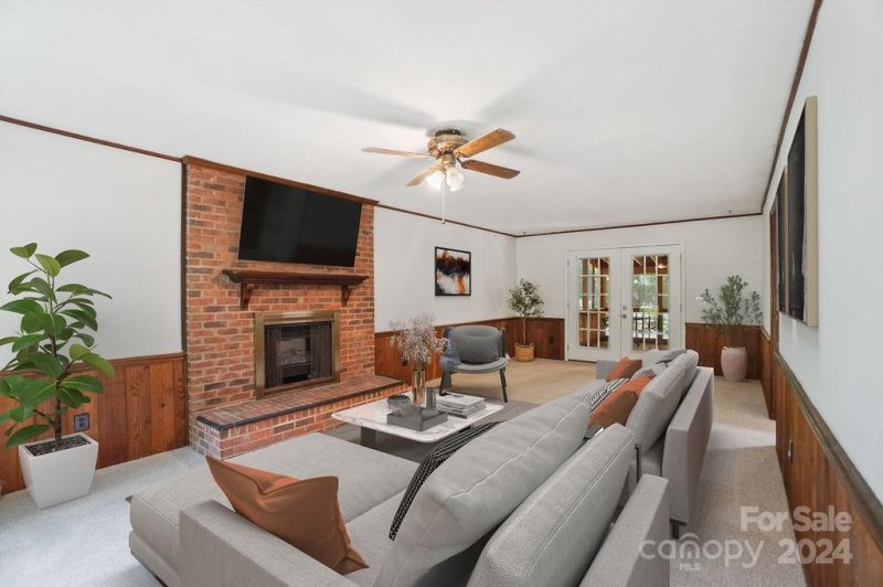 Property image 4 at 8218 Castlekeep Road, Charlotte, NC 28226