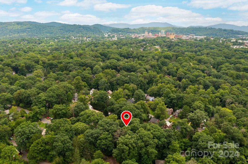 Property image 3 at 125 Tacoma Circle, Asheville, NC 28801