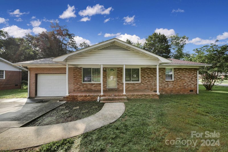1404 Eden Terrace