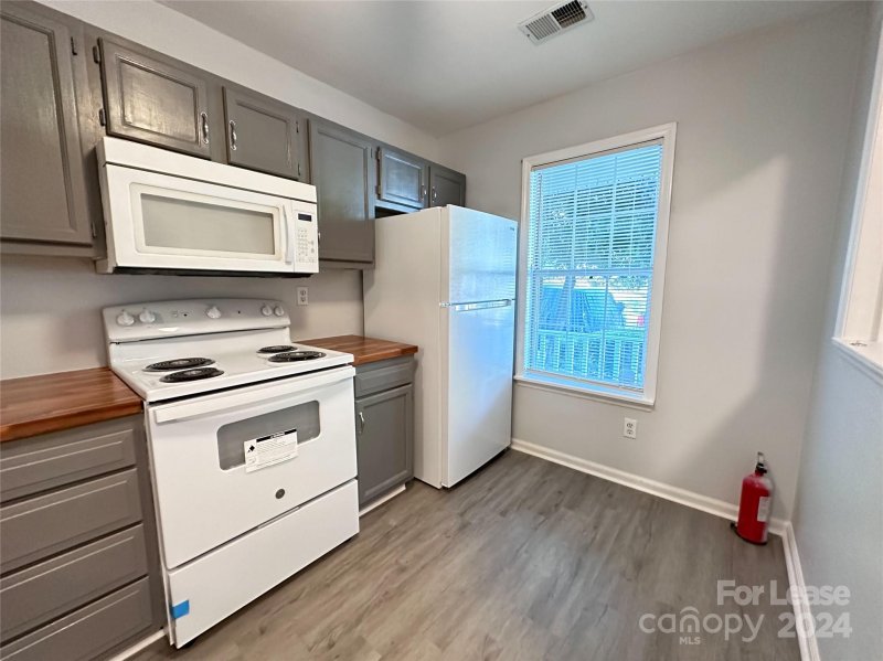 Property image 4 at 6347 Windsor Gate Lane, Charlotte, NC 28215