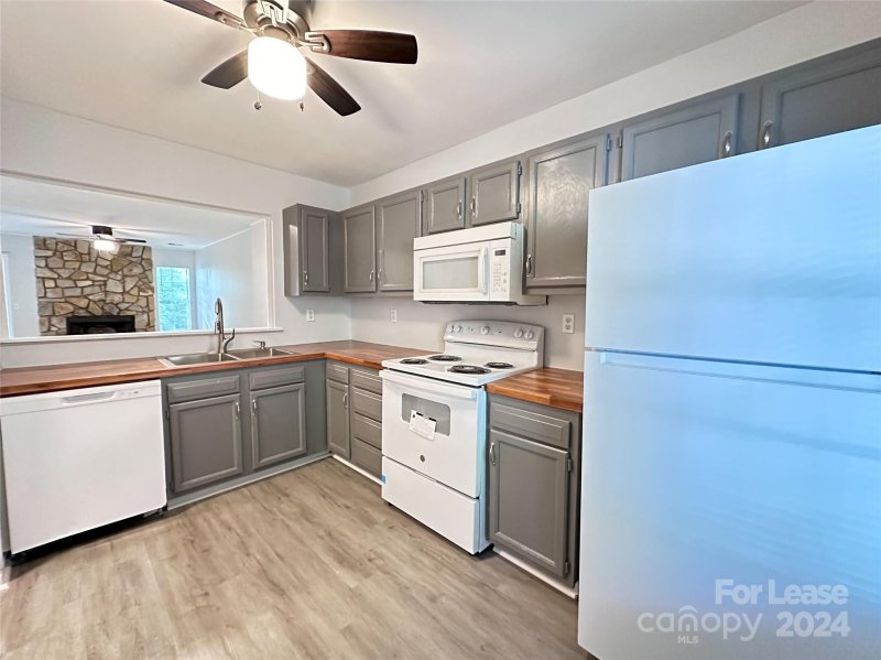 Property image 5 at 6347 Windsor Gate Lane, Charlotte, NC 28215