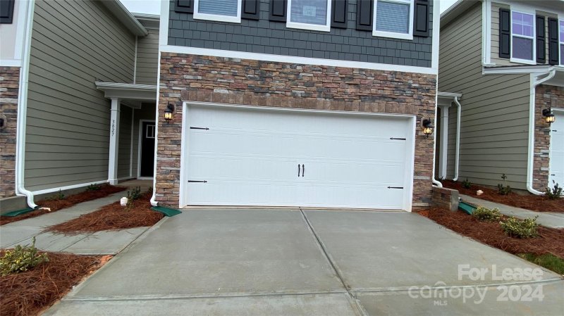 3827 Fairlady Lane