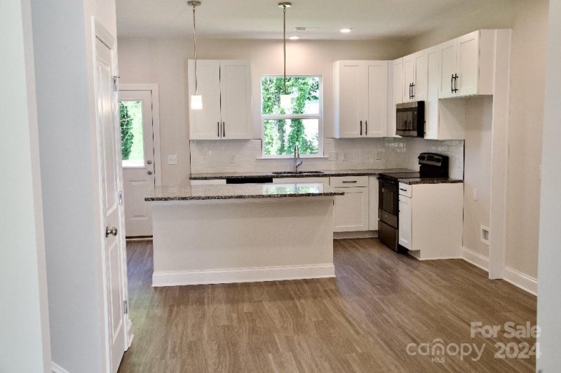 Property image 3 at 112 Endicott Court, Mooresville, NC 28115