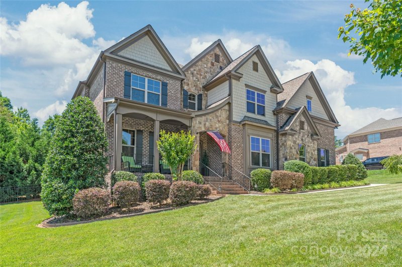 Property image 2 at 112 Overlook Ridge Lane, Davidson, NC 28036