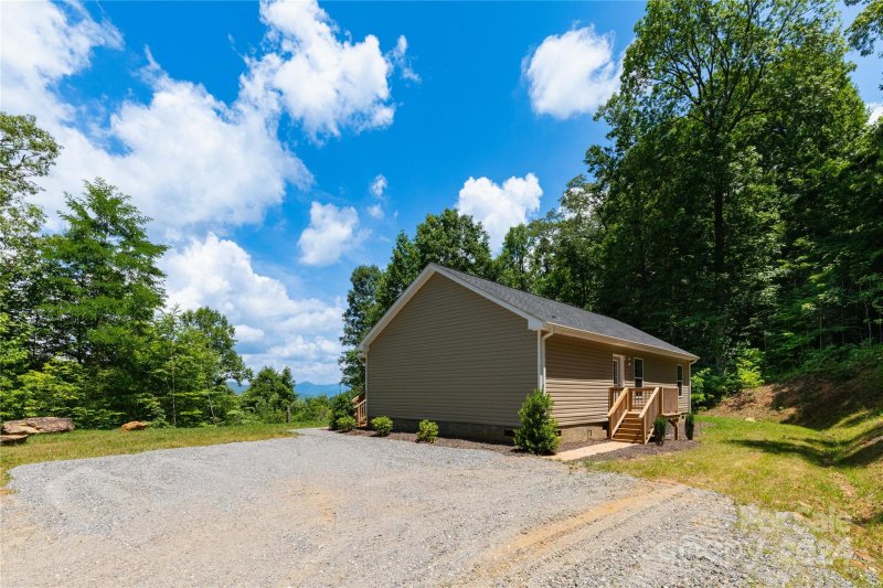 Property image 5 at 1001 Safari Drive, Sylva, NC 28779