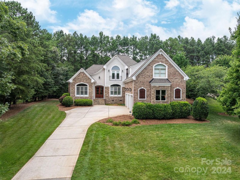 Property image 2 at 3240 Lake Pointe Drive, Belmont, NC 28012