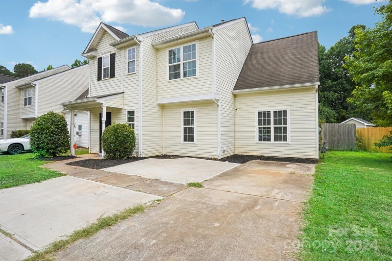 Property image 2 at 4853 Elizabeth Road, Charlotte, NC 28269