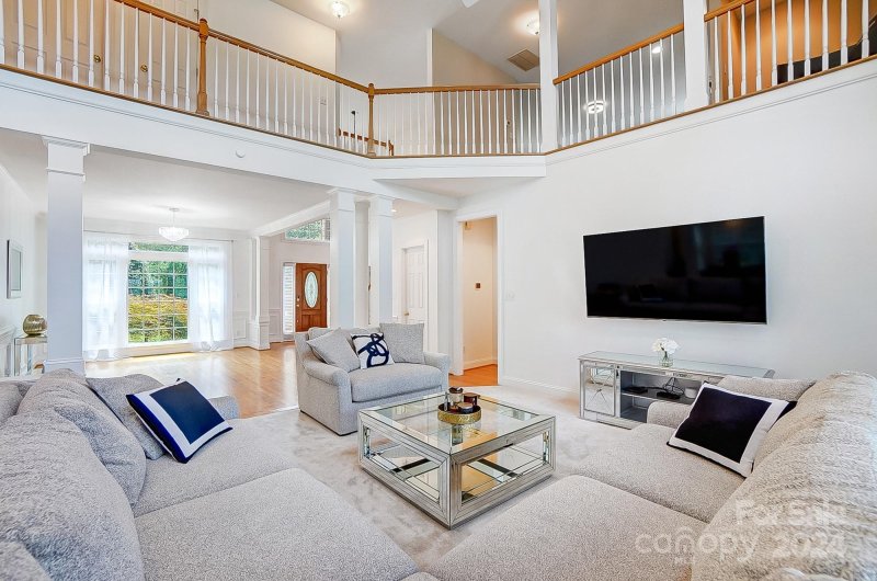 Property image 3 at 814 Pine Forest Road, Charlotte, NC 28214