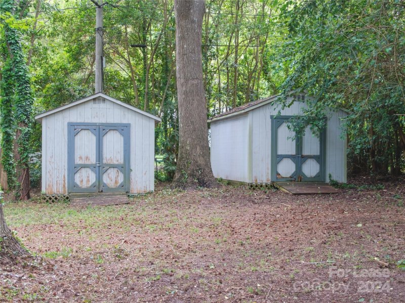 Property image 3 at 1123 Lynbrook Drive, Charlotte, NC 28211