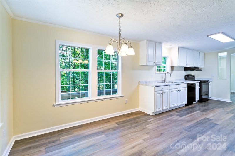 Property image 3 at 79 Pastoral Way, Hendersonville, NC 28739