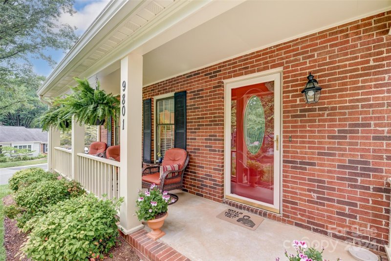 Property image 2 at 9801 Mcclendon Court, Matthews, NC 28105