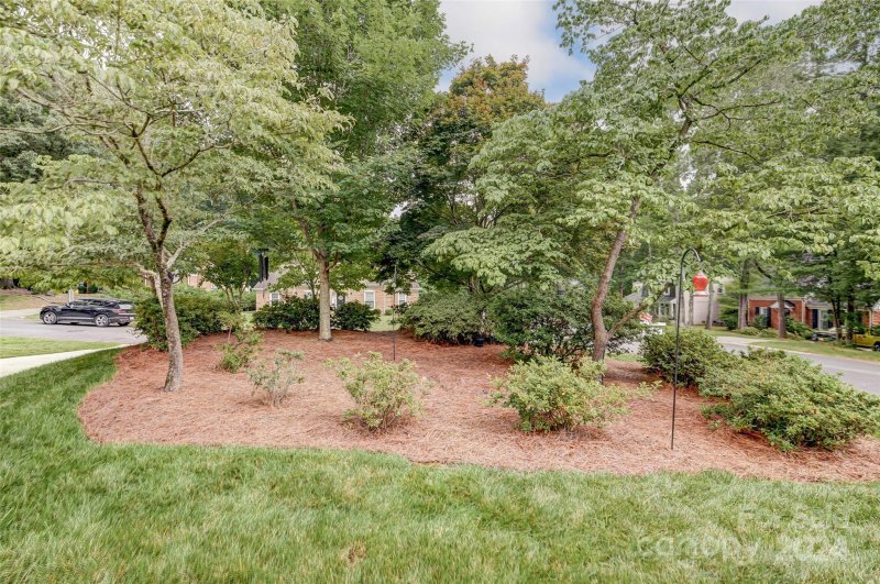 Property image 4 at 9801 Mcclendon Court, Matthews, NC 28105