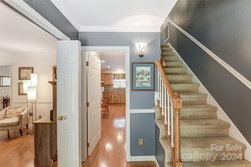 Property image 5 at 9801 Mcclendon Court, Matthews, NC 28105