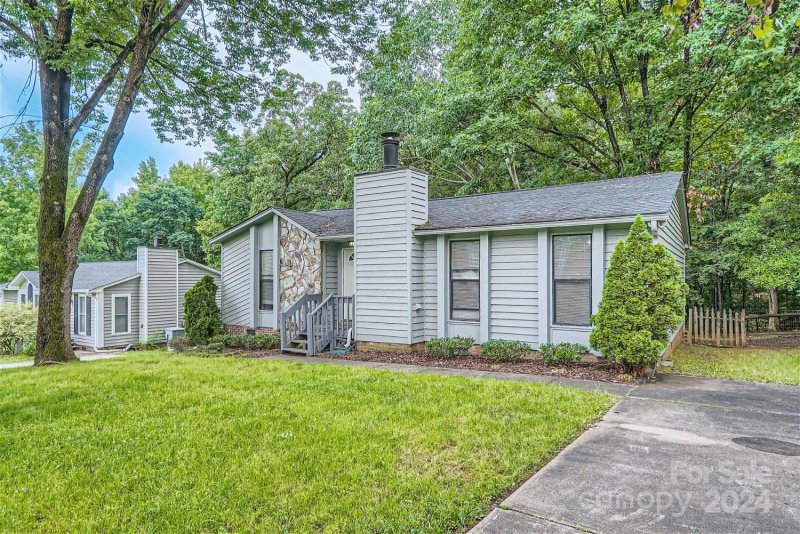 Property image 2 at 8113 Strawberry Point Drive, Charlotte, NC 28215