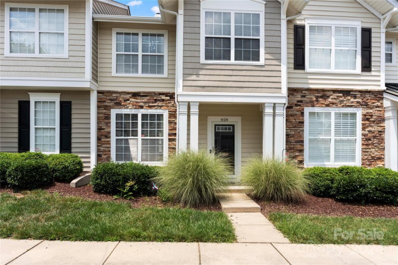 Property image 3 at 828 Gentlewinds Court, Fort Mill, SC 29708