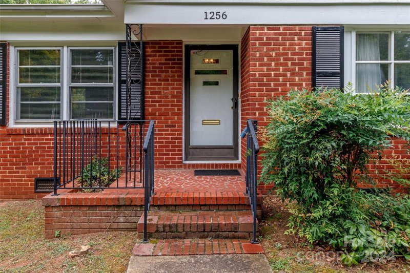 Property image 4 at 1256 Chandler Place, Charlotte, NC 28211