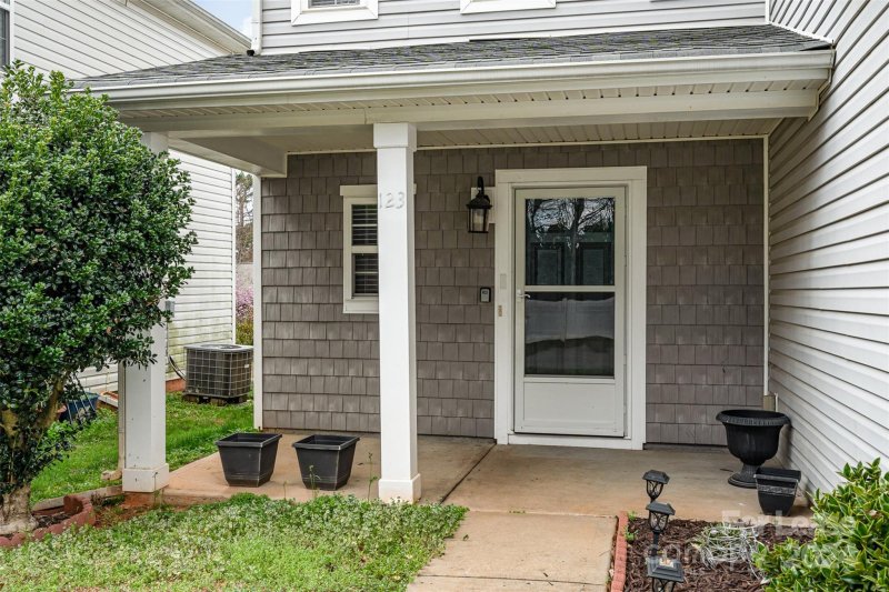 Property image 2 at 123 Tribune Drive, Charlotte, NC 28214