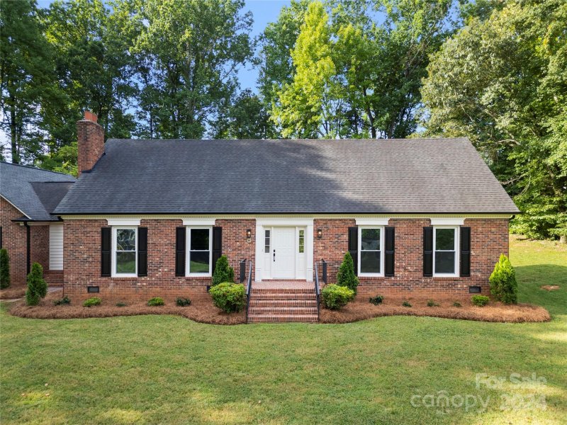 Property image 3 at 304 Fallingbrook Drive, Belmont, NC 28012
