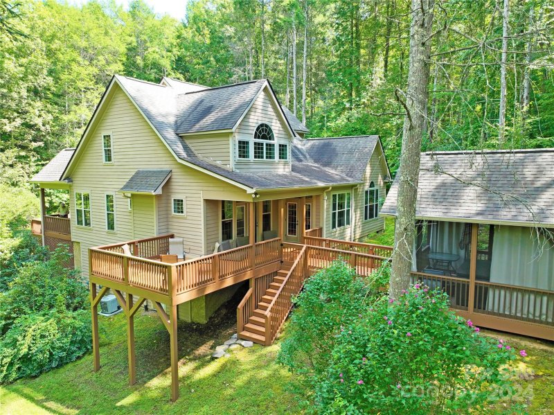 Property image 4 at 280 Bear River Lodge Trail, Marshall, NC 28753