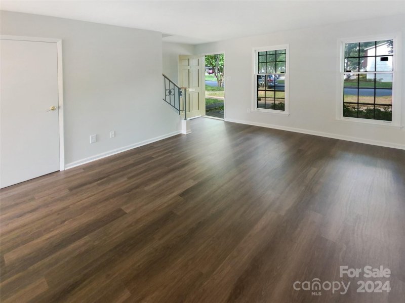 Property image 3 at 1541 Lansdale Drive, Charlotte, NC 28205