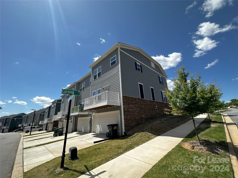 Property image 3 at 10872 Overlook Mountain Drive, Charlotte, NC 28216