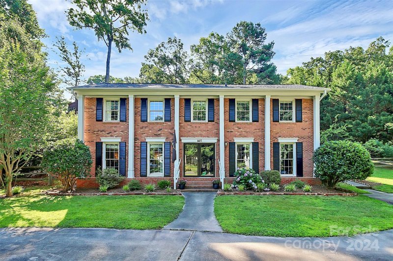 Property image 2 at 1417 Mclaughlin Drive, Charlotte, NC 28212