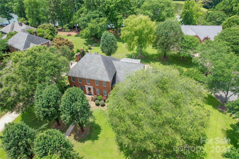 Property image 4 at 6325 Dovefield Road, Charlotte, NC 28277
