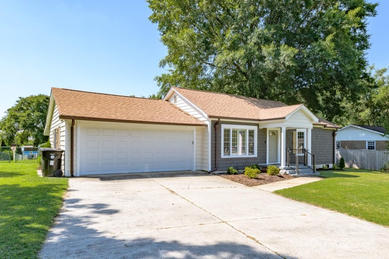 Property image 2 at 237 South Circle Drive, Concord, NC 28027