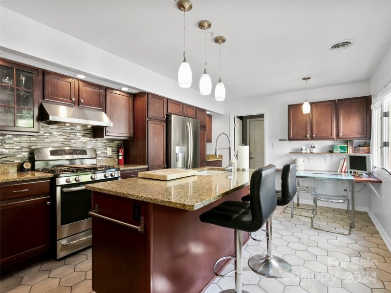 Property image 5 at 118 Deerlake Drive, Asheville, NC 28803