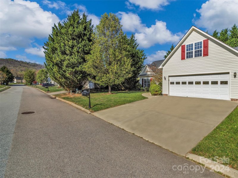 Property image 2 at 181 Meadow Pathway Drive, Fletcher, NC 28732