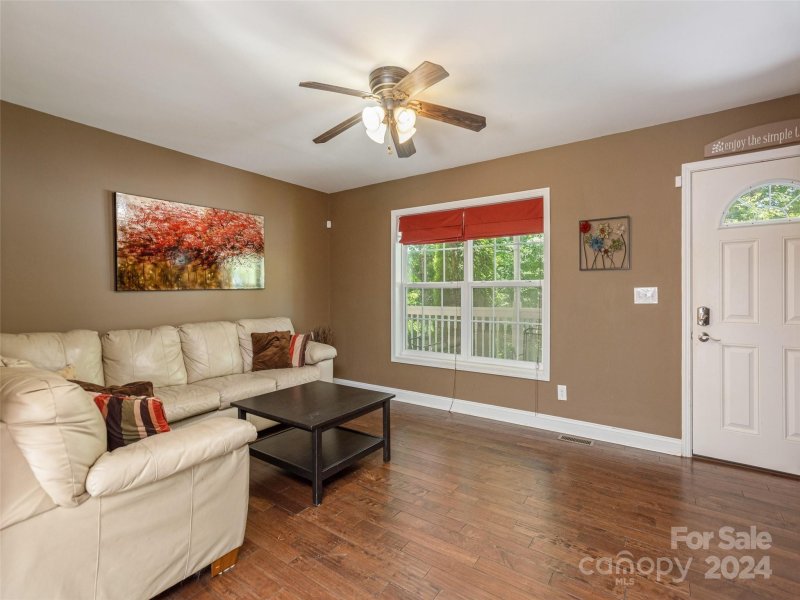 Property image 4 at 324 Goodview Drive, Hendersonville, NC 28792