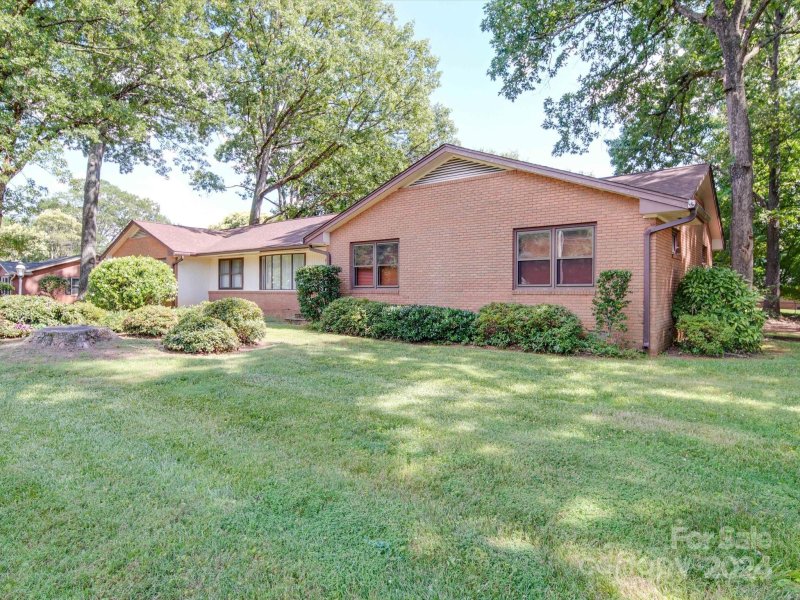 Property image 2 at 3015 Gardner Park Drive, Gastonia, NC 28054