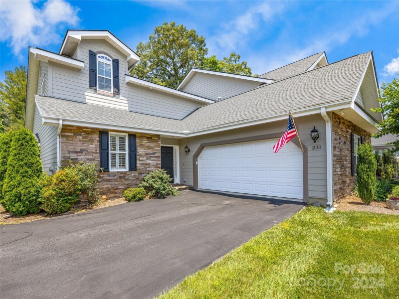 Property image 2 at 231 Towne Place Drive, Hendersonville, NC 28792