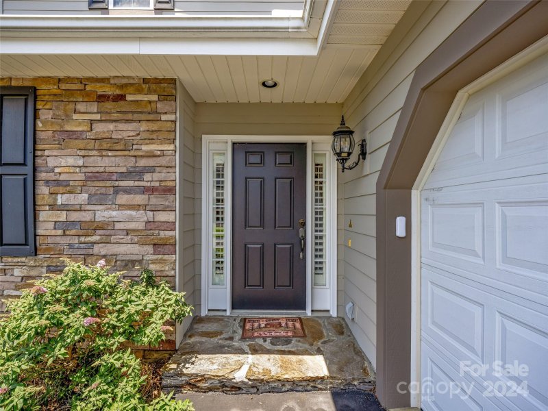 Property image 3 at 231 Towne Place Drive, Hendersonville, NC 28792