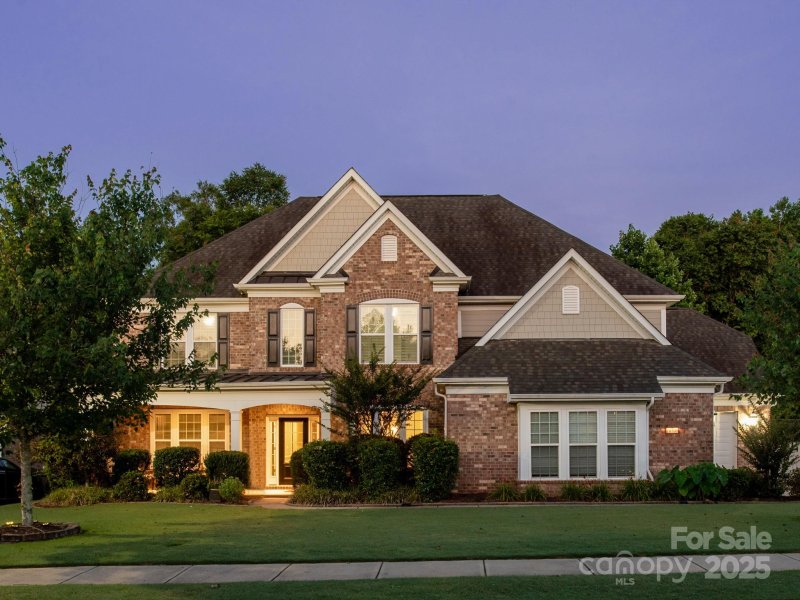 10700 Waxhaw Manor Drive