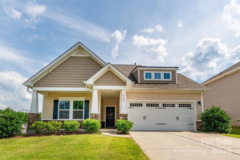 Property image 2 at 6208 Canyon Trail, Denver, NC 28037