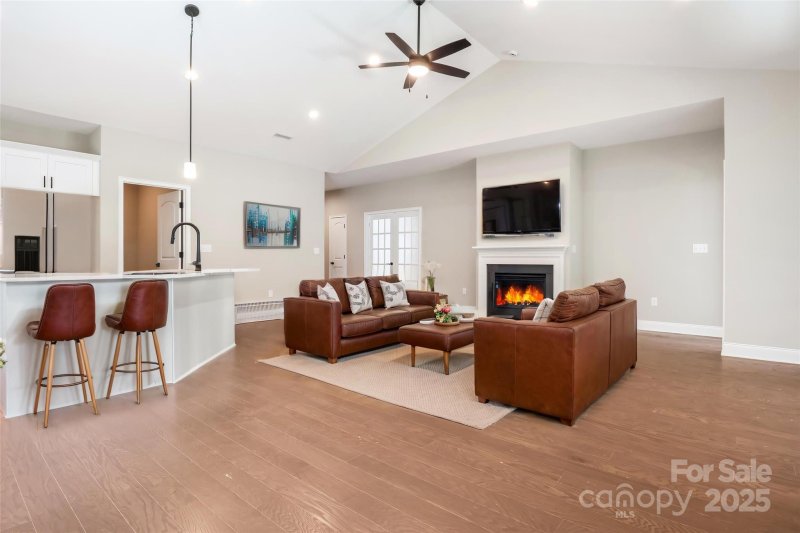 Property image 3 at 833 A Wynnshire Drive, Hickory, NC 28601