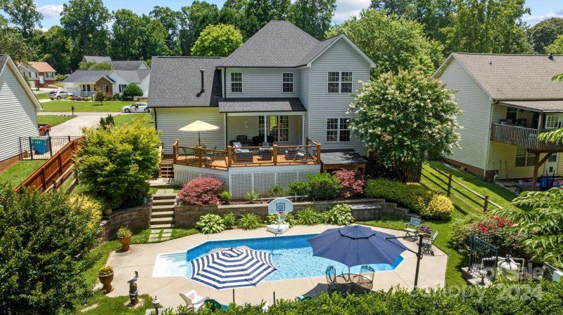 Property image 2 at 1113 White Water Circle, Belmont, NC 28012