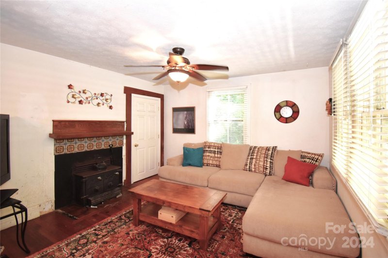 Property image 2 at 69 Rice Branch Road, Asheville, NC 28804